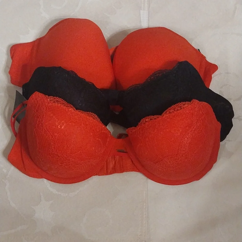 BeMe NY NWT Set Of 3‎ Bras Size 38B Two Lace Demi Cup & One Push-up Plunge Bra